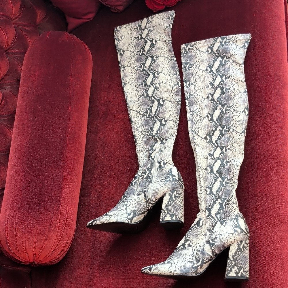 🔥Steve Madden Over the Knee Snakeskin Boots